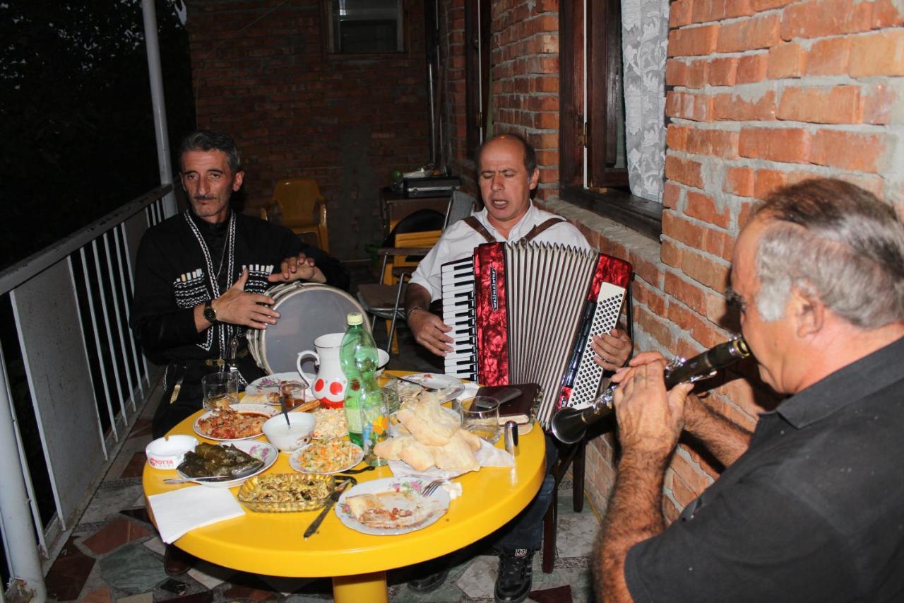 Maya Guest House Szenaki Kültér fotó